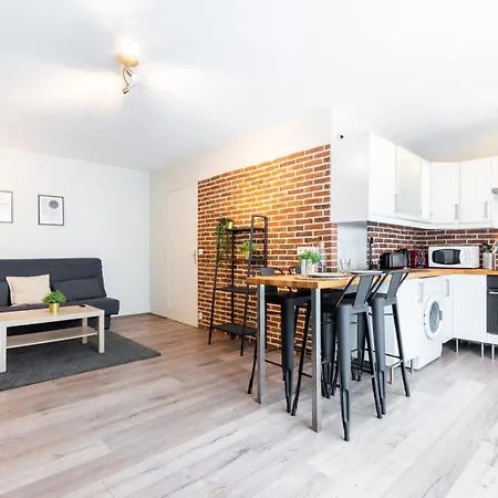 Fully-equipped Near The Center Of