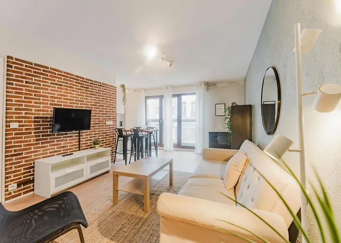 Fully-equipped Near The Center Of Апартаменты *