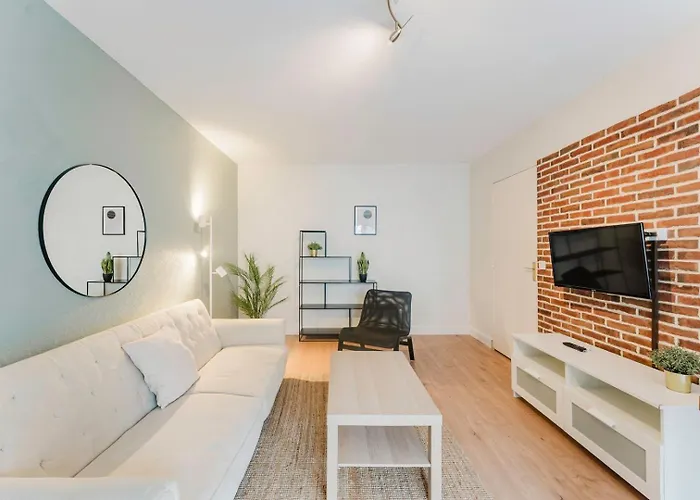 Апартаменты Fully-equipped Near The Center Of *