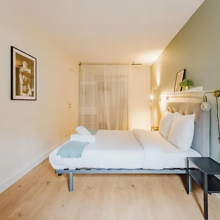 Fully-equipped Near The Center Of Apartment *